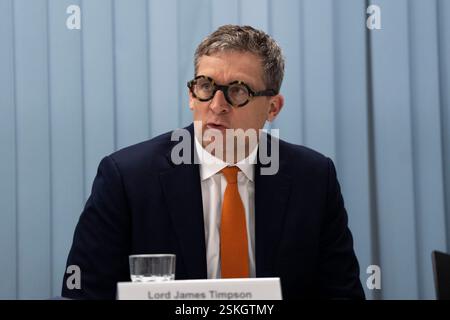 Lord James Timpson, ministre d'État chargé des prisons, de la libération conditionnelle et de la probation lors d'une table ronde au siège de la probation de Londres avant que le secrétaire à la Justice, Shabana Mahmood, prononce un discours. Son discours décrira les défis dont le gouvernement actuel a hérité dans le Service de probation et sa vision pour le mettre sur une base durable afin qu'il réduise plus efficacement les récidives et assure la sécurité du public. Date de la photo : mercredi 12 février 2025. Banque D'Images