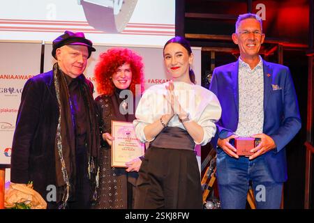 Martina Dold ASKANIA Sibel Kekilli Preisträgerin, Timo Gloxin ASKANIA BEI der 17. Verleihung des ASKANIA-Award im Quatsch Comedy Club Berlin. *** Prix Herrmann Vaske , Martina Dold ASKANIA Sibel Kekilli , Timo Gloxin ASKANIA à la 17ème cérémonie de remise des Prix ASKANIA au Quatsch Comedy Club Berlin Banque D'Images