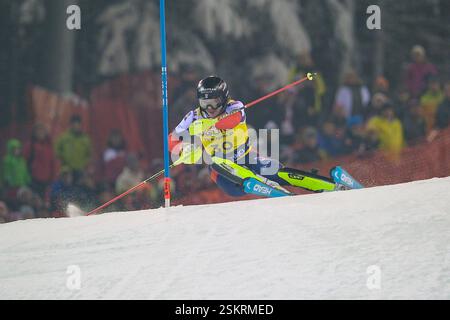Laurie Taylor de l'équipe de Grande-Bretagne participe à la Coupe du monde de ski alpin Audi FIS, MenÕs Slalom course sur 3Tre Slope le 8 janvier 2025, Madonna di Banque D'Images
