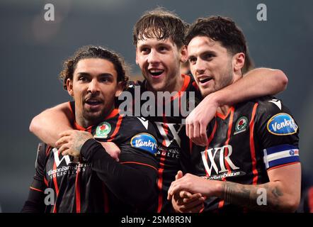 Tyrhys Dolan, Callum Brittain et Lewis Travis (de gauche à droite) des Blackburn Rovers célèbrent la victoire après le Sky Bet Championship match aux Hawthorns, West Bromwich. Date de la photo : mercredi 12 février 2025. Banque D'Images