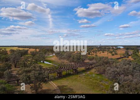 Le pont ferroviaire de Two Mile Creek est l'un des trois derniers ponts ferroviaires de Howe à Truss, les autres étant à Canowindra et Menah. Walgett ne Banque D'Images