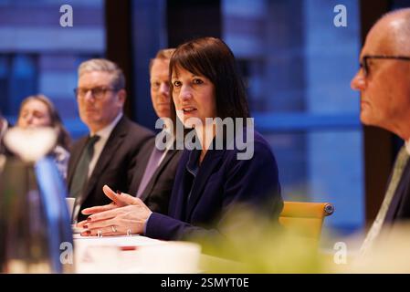 LONDRES, ANGLETERRE, Royaume-Uni - 28 janvier 2025 - le premier ministre britannique Keir Starmer et la chancelière de l'Échiquier Rachel Reeves assistent à une réunion de croissance des affaires Banque D'Images