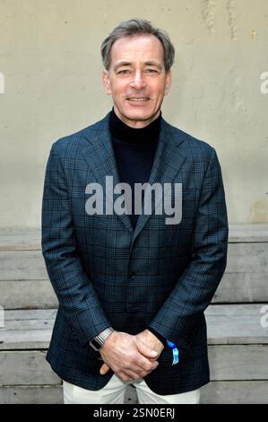 Jan Sosniok BEI der 14. Verleihung des Romantischen Kurzfilm Awards Blaue Blume im Prince Charles. Berlin, 12.02.2025 *** Jan Sosniok lors de la 14e présentation du Prix romantique du court métrage Blue Flower au Prince Charles Berlin, 12 02 2025 Foto:XM.xBehrensx/xFuturexImagex blume 5254 Banque D'Images