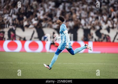 Sao Paulo, Brésil, Brésil. 12 février 2025. São PAULO, BRÉSIL - 12 FÉVRIER : Hugo de Corinthians réagit lors du match Campeonato Paulista A1 entre Corinthians-SP et Santos FC au Neo Quimica Arena le 12 février 2025 à Sao Paulo, Brésil. (Photo de Wanderson Oliveira/PxImages) crédit : Px images/Alamy Live News Banque D'Images