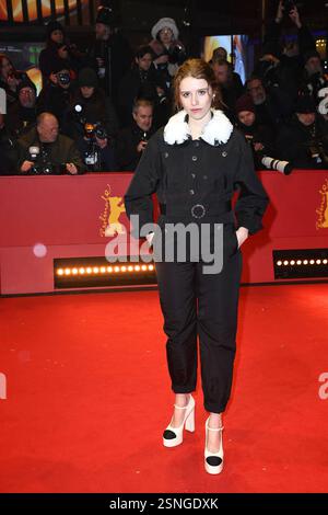 Katharina Stark BEI der Eroeffnung der 75. Berlinale internationale Filmfestspiele mit der -Das Licht- première du film AM 13.02.2025 à Berlin Berlinale ouverture 2025 mit der Das Licht première du film à Berlin *** Katharina Stark à l'ouverture du 75e Festival International du film de Berlinale avec la première du film Das Licht le 13 02 2025 à Berlin Berlinale ouverture 2025 avec la première du film Das Licht à Berlin Banque D'Images