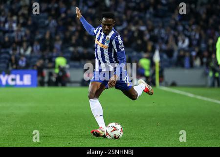 Porto, Portugal . 13 février 2025. Porto, Portugal, 13 février 2025 : Zaidu (12 FC Porto) en action lors du match de l'UEFA Europa League entre le FC Porto vs AS Roma à L'Estadio do Dragao, Portugal (João Bravo /SPP) crédit : SPP Sport Press photo. /Alamy Live News Banque D'Images