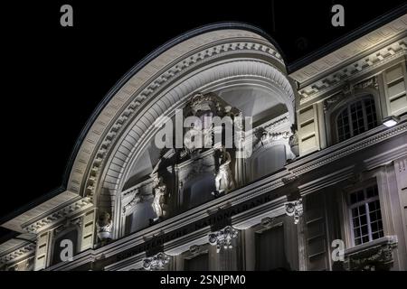 Belle Banque nationale suisse illuminée la nuit dans la ville de Berne, canton de Berne, Suisse, Europe Banque D'Images