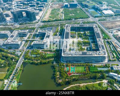Une photo aérienne montre Alibaba Cloud Valley Park dans la ville de Hangzhou, province du Zhejiang, Chine, le 1er septembre 2024. Banque D'Images