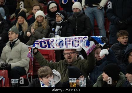 Copenhague, Danemark. 13 février 2025. Les fans du F.C. Copenhagen ont vu avant le match de première manche de l'UEFA Europa Conference League 2024/25 League Knockout entre le F.C. Copenhagen et le 1. FC Heidenheim 1846 au stade Parken. Score final ; F.C. Copenhagen 1:2 FC Heidenheim 1846 crédit : SOPA images Limited/Alamy Live News Banque D'Images