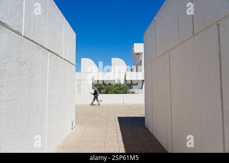 Barcelone Espagne - 24 avril 2024 - sur le toit du musée Fundació Joan Miró à Barcelone Banque D'Images