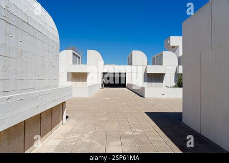 Barcelone Espagne - 24 avril 2024 - sur le toit du musée Fundació Joan Miró à Barcelone Banque D'Images