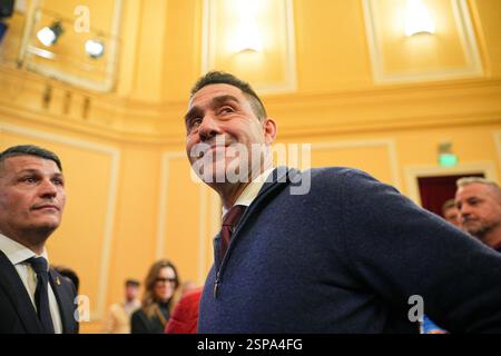 Sanremo, Italie. 14 février 2025. Roberto Vannacci présente son nouveau livre ‘courage Wins' au Sanremo Casino's Literary Tuesday à Sanremo, dans le nord de l'Italie - vendredi 14 février 2025. Divertissement. (Photo de Marco Alpozzi/LaPresse) crédit : LaPresse/Alamy Live News Banque D'Images