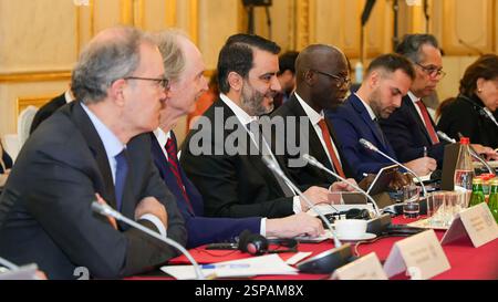 Paris, France. 14 février 2025. Le ministre syrien des Affaires étrangères Asaad Hassan al-Shaibani (3-l) lors de la Conférence internationale sur la Syrie au Centre de conférences ministérielles, à Paris, jeudi 13 février 2025. Photo du Ministère syrien des Affaires étrangères/UPI crédit : UPI/Alamy Live News Banque D'Images