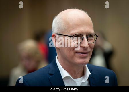 Sitzung, Bundesrat, Erster Bürgermeister Peter Tschentscher Sitzung, Bundesrat, Berlin, Erster Bürgermeister Peter Tschentscher Berlin Berlin GER *** Réunion, Conseil fédéral, première Réunion du maire Peter Tschentscher, Conseil fédéral, Berlin, premier maire Peter Tschentscher Berlin GER Banque D'Images
