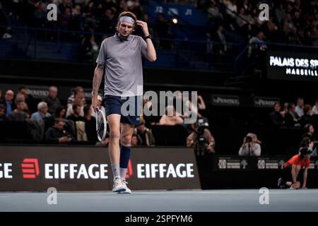 Marseille, France, FRANCE. 12 février 2025. ALEXANDER BUBLIK du Kazakhstan en action contre UGO HUMBERT de France lors de l'OPEN 13 2025, ATP 250, tournoi français, ATP Tour, surface dure, . Intérieur, le 12 février 2025 à Marseille, Palais des sports, France - photo Emilie Lohmann/OLLI Media (crédit image : © Emilie Lohmann/ZUMA Press Wire) USAGE ÉDITORIAL SEULEMENT! Non destiné à UN USAGE commercial ! Banque D'Images