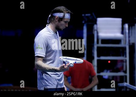 Marseille, France, FRANCE. 12 février 2025. ALEXANDER BUBLIK du Kazakhstan en action contre UGO HUMBERT de France lors de l'OPEN 13 2025, ATP 250, tournoi français, ATP Tour, surface dure, . Intérieur, le 12 février 2025 à Marseille, Palais des sports, France - photo Emilie Lohmann/OLLI Media (crédit image : © Emilie Lohmann/ZUMA Press Wire) USAGE ÉDITORIAL SEULEMENT! Non destiné à UN USAGE commercial ! Banque D'Images