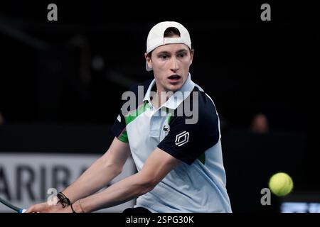 Marseille, France, FRANCE. 12 février 2025. UGO HUMBERT de France en action contre ALEXANDER BUBLIK du Kazakhstan lors de l'OPEN 13 2025, ATP 250, tournoi français, ATP Tour, surface dure, . Intérieur, le 12 février 2025 à Marseille, Palais des sports, France - photo Emilie Lohmann/OLLI Media (crédit image : © Emilie Lohmann/ZUMA Press Wire) USAGE ÉDITORIAL SEULEMENT! Non destiné à UN USAGE commercial ! Banque D'Images