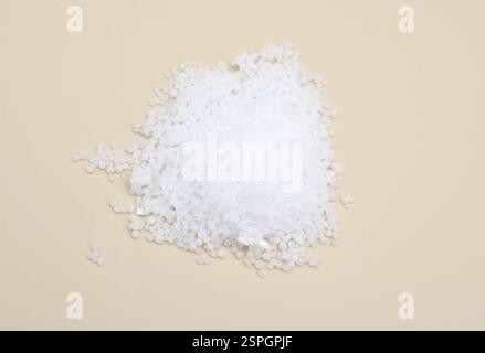 Hydroxyde de sodium, également connu sous le nom de lessive et soude caustique Banque D'Images