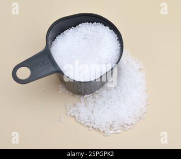 Hydroxyde de sodium, également connu sous le nom de lessive et soude caustique Banque D'Images