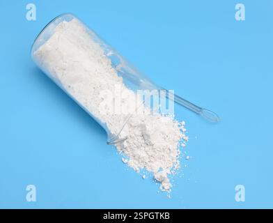 Hypochlorite de calcium CaOCl2. Son nom chimique est hypochlorite de calcium. Il est également appelé chlorure de chaux. Banque D'Images