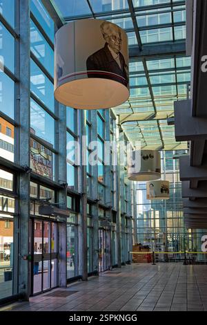 LYON, FRANCE, 14 février 2025 : entrée des Halles de Lyon, qui portent le nom du célèbre chef Paul Bocuse Banque D'Images