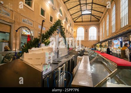 Nterior du Mercato centrale, Livourne, Toscane, Italie Banque D'Images
