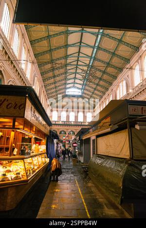 Nterior du Mercato centrale, Livourne, Toscane, Italie Banque D'Images