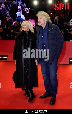 Wolfgang Niedecken mit Ehefrau Tina Golemiewski BEI der Premiere des Kinofilms 'Like A Complete Unknown' auf der Berlinale 2025 / 75. Internationale Filmfestspiele Berlin im Berlinale Palast. Berlin, 14.02.2025 Banque D'Images