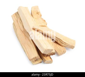 Pile de bâtons palo santo isolés sur blanc Banque D'Images