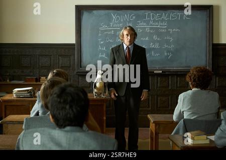 DATE DE SORTIE : 28 mars 2025. TITRE : les leçons de pingouin. STUDIO : Intake films. RÉALISATEUR : Peter Cattaneo. Avec Steve Coogan, nominé aux Oscars, cette dramatique poignante du réalisateur Peter Cattaneo suit l'éveil personnel et politique d'un Anglais après qu'il a adopté un pingouin au cours d'une période cataclysmique de l'histoire Argentine. EN VEDETTE : STEVE COOGAN dans le rôle de Tom Michell. (Crédit image : © Intake films/Entertainment Pictures/ZUMAPRESS.com) USAGE ÉDITORIAL SEULEMENT ! Non destiné à UN USAGE commercial ! Banque D'Images