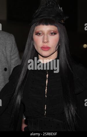 NEW YORK, NEW YORK - 14 FÉVRIER : Lady NEW YORK, NEW YORK - 14 FÉVRIER : Lady Gaga est vue arriver à la 'Saturday Night Live 50th Anniversary Special' le 14 février 2025, à New York. L'événement vedette au Radio City Music Hall a présenté des performances de Lady Gaga, Miley Cyrus, Jack White, et d'autres, célébrant cinq décennies du spectacle emblématique. (Photo : Giada Papini Rampelotto/EuropaNewswire). Banque D'Images