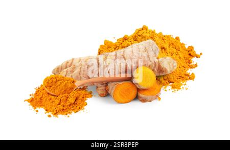 Poudre de curcuma et racine fraîche isolées sur blanc Banque D'Images