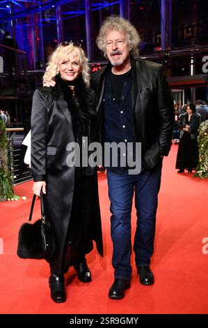 Wolfgang Niedecken mit Ehefrau Tina Golemiewski BEI der Premiere des Kinofilms 'Like A Complete Unknown' auf der Berlinale 2025 / 75. Internationale Filmfestspiele Berlin im Berlinale Palast. Berlin, 14.02.2025 Banque D'Images