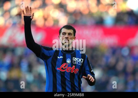Bergame, Italie. 15 février 2025. Lazar Samardzic d'Atalanta lors du match de football Serie A entre Atalanta et Cagliari au stade Gewiss à Bergame, Italie du Nord -, samedi 15 février 2025 . Sport - Soccer . (Photo de Spada/LaPresse) crédit : LaPresse/Alamy Live News Banque D'Images