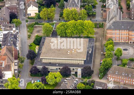Vue aérienne, Saalbau, événements et réceptions, vieille ville, Bottrop, région de la Ruhr, Rhénanie du Nord-Westphalie, Allemagne Banque D'Images