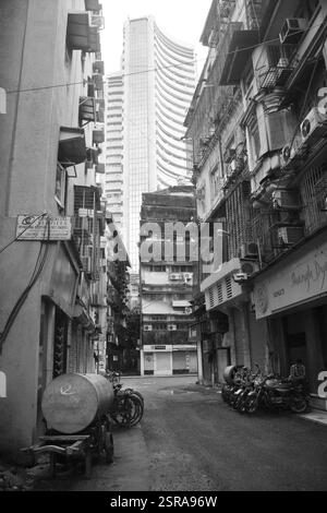 Ancien et nouveau bâtiment boursier de bombay, Bombay, Mumbai, Maharashtra, Inde 10-09-2010 Banque D'Images