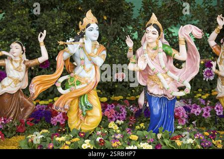 Radha Krishna statue, prem mandir, Mathura, Uttar Pradesh, Inde, Asie Banque D'Images