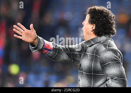 Beveren Waas, Belgique. 15 février 2025. Gaetan Englebert, entraîneur-chef de Liège, photographié lors d'un match de football entre le SK Beveren et le RFC Liège, samedi 15 février 2025 à Beveren-Waas, le jour 22 de la deuxième division du championnat belge 'Challenger Pro League' 2024-2025. BELGA PHOTO JILL DELSAUX crédit : Belga News Agency/Alamy Live News Banque D'Images