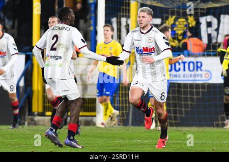 Beveren Waas, Belgique. 15 février 2025. Ryan Merlen de Liège célèbre après avoir marqué lors d'un match de football entre SK Beveren et RFC Liège, samedi 15 février 2025 à Beveren-Waas, le jour 22 de la deuxième division du championnat belge 'Challenger Pro League' 2024-2025. BELGA PHOTO JILL DELSAUX crédit : Belga News Agency/Alamy Live News Banque D'Images