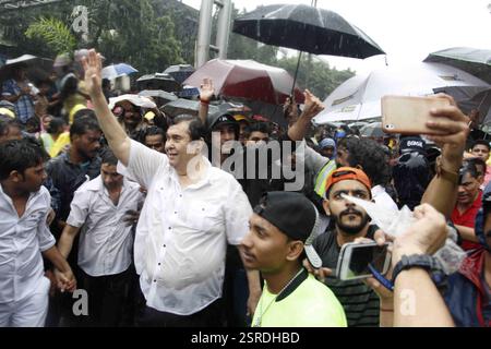 Les acteurs de Bollywood Randhir Kapoor Ranbir Kapoor participer procession de Immersion Studios R K, idole de Seigneur Ganesh Mumbai Banque D'Images