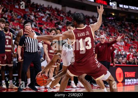 15 février 2025 : le garde de l'État de Caroline du Nord Jayden Taylor (8 ans) est pressé par le garde de Boston College Donald Hand Jr. (13 ans) pendant la seconde moitié du match de basket-ball NCAA College au Lenovo Center à Raleigh, NC. (Scott Kinser/CSM) Banque D'Images