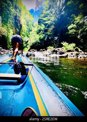 excursion sur la rivière en canoë-kayak Banque D'Images