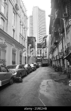 Ancien et nouveau bâtiment boursier de bombay, Bombay, Mumbai, Maharashtra, Inde 08-09-2010 Banque D'Images