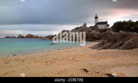 283 Phare de Pontusval Phare construit en 1868 à Beg-Pol point, Plounéour-Brignogan-plages, sur une côte rocheuse de fréquents naufrages. Bretagne-France Banque D'Images