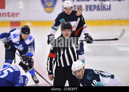 Kiev, Ukraine. 14 février 2025. Kiev, Ukraine 14 février 2025 Championnat ukrainien de hockey sur glace 2024/2025 match entre Sokil Kyiv contre Kyiv Kapitals ATEK Ice Arena à Kiev, Ukraine (KUBANOV PAVLO UKR/SPP) crédit : SPP Sport Press photo. /Alamy Live News Banque D'Images