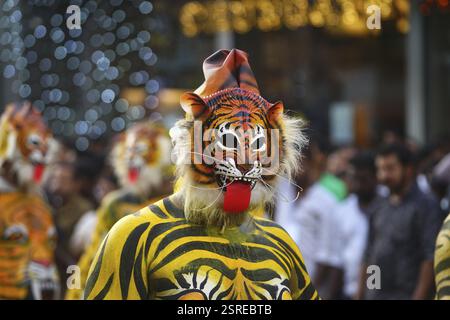 Pulikali Tiger Dance procession, Onam festival, Thrissur, Kerala, Inde, Asie Banque D'Images