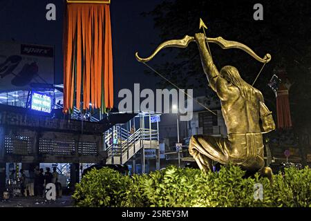 La gare routière de Khar entrée, Mumbai, Maharashtra, Inde, Asie Banque D'Images