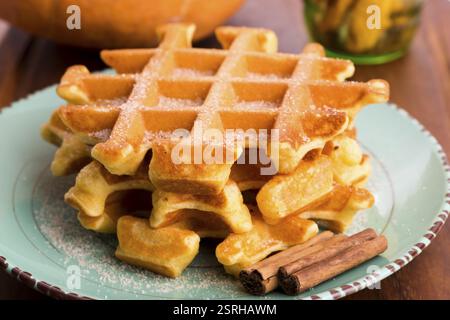 Gaufres à la citrouille avec sucre à la cannelle, lodz, pologne Banque D'Images