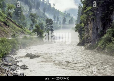 Kishanganga rivière, vallée Gurez Bandipora, Cachemire, Inde, Asie, Banque D'Images