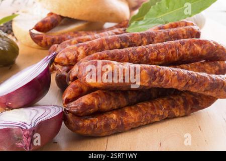 Frankfurterki World à de petites saucisses minces connues et aimées Banque D'Images